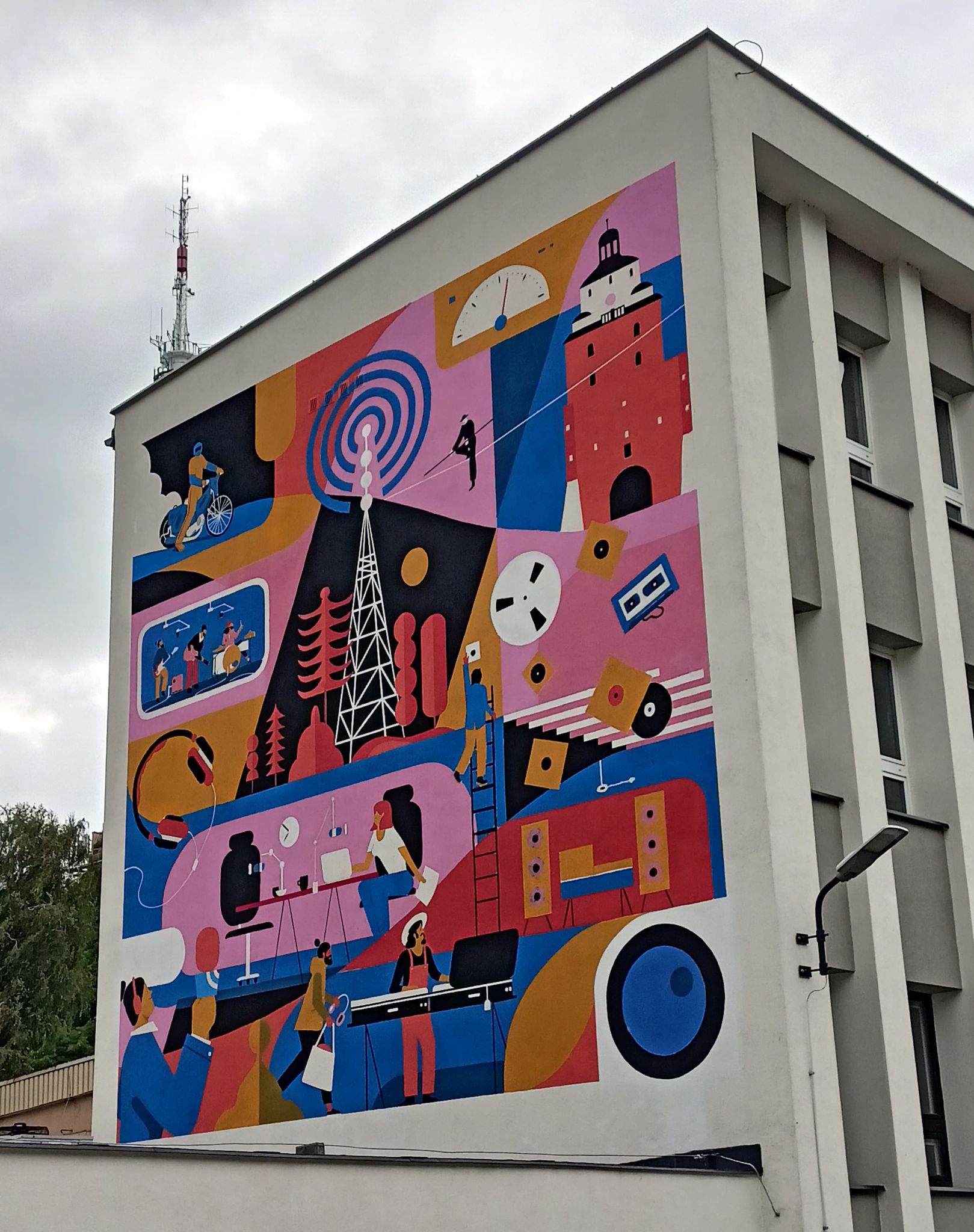 22 mural 70 lat radia lublin